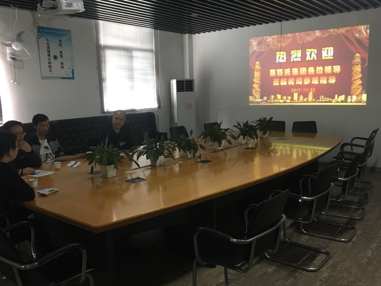 �y�������������������